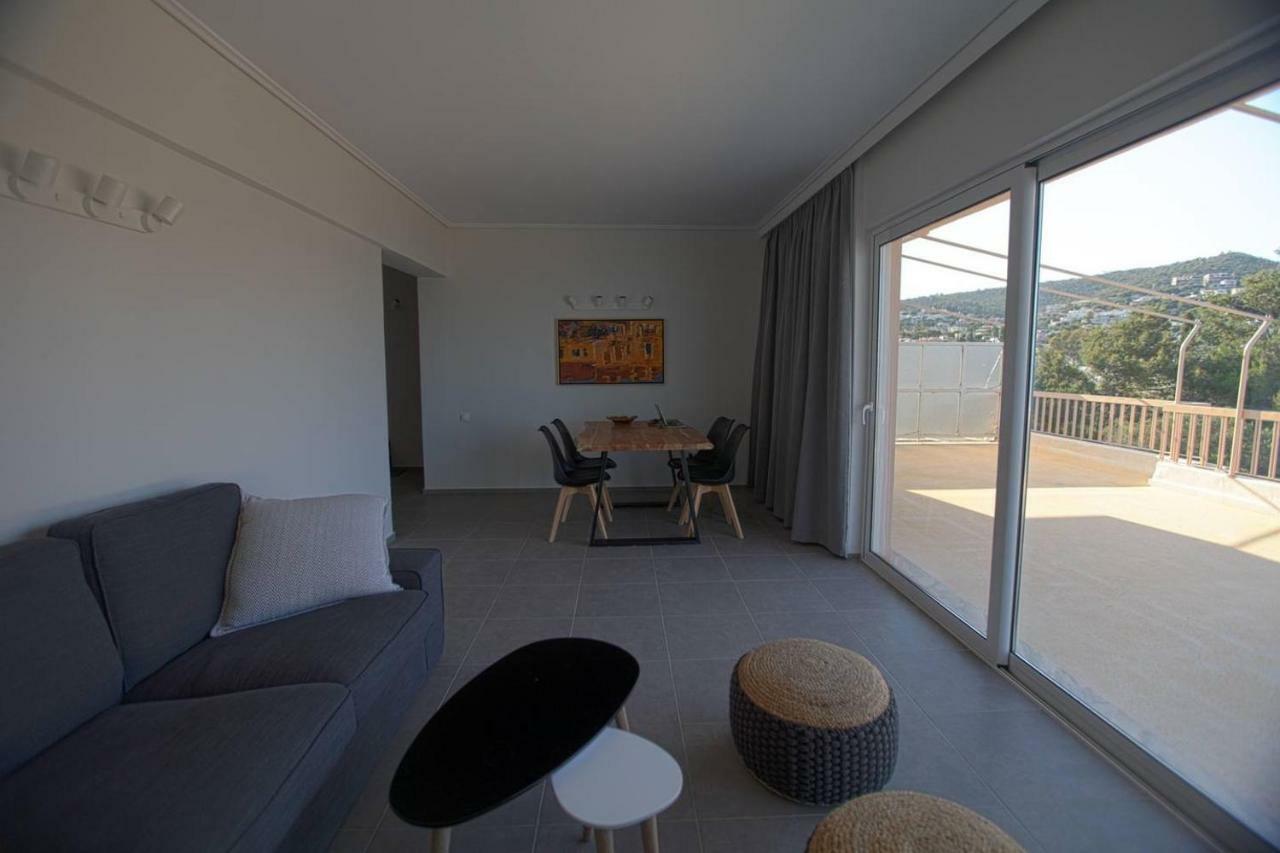 Seaside Renovated Top Floor Apartment Saronida Exterior photo