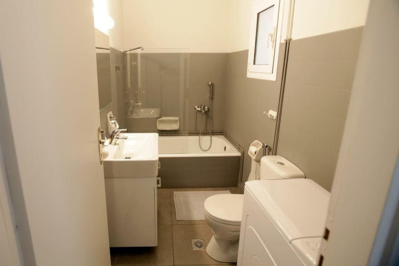 Seaside Renovated Top Floor Apartment Saronida Exterior photo